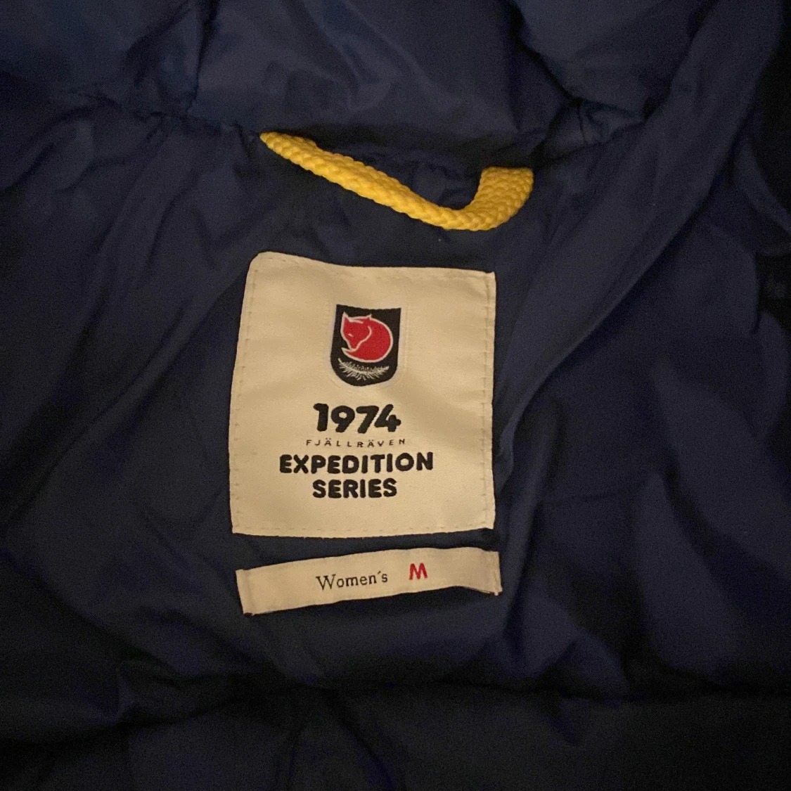 Mörkblå fjällräven jacka i bra skick! - 91