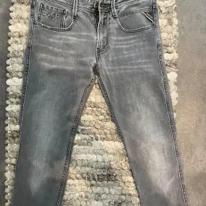 Riktigt snygga replay jeans i bra skick.  29/32 size.