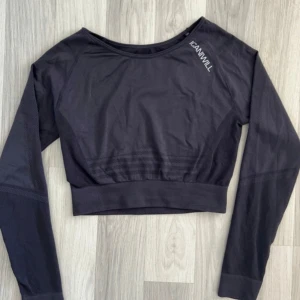 ICIW top - Helt ny top från ICIW Färg grå 