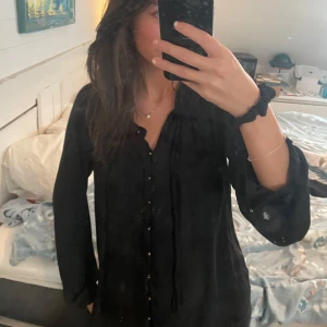 Blus - Blus med knappar