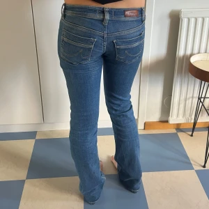 Mörkblå ltb jeans  - Slutsålda så fina ltb jeans i mörkblå färg, inga defekter🥰