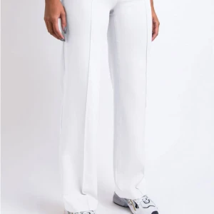 Kostymbyxor - Säljer dessa snygga kostymbyxor helt oanvända med etiketten kvar på🫶🏼