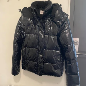Calvin Klein jacka - Storlek M men passar även S 