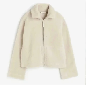 Hm teddyjacka - Teddyjacka från hm. Perfekt till hösten!!!