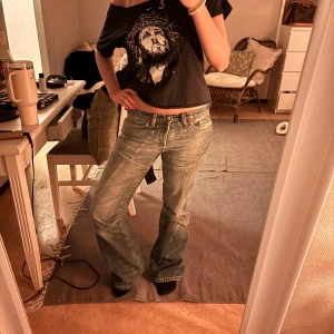 Unika Diesel jeans - Dom e i storlek W30-L32 men passar mig som brukar ha W28-L32! 