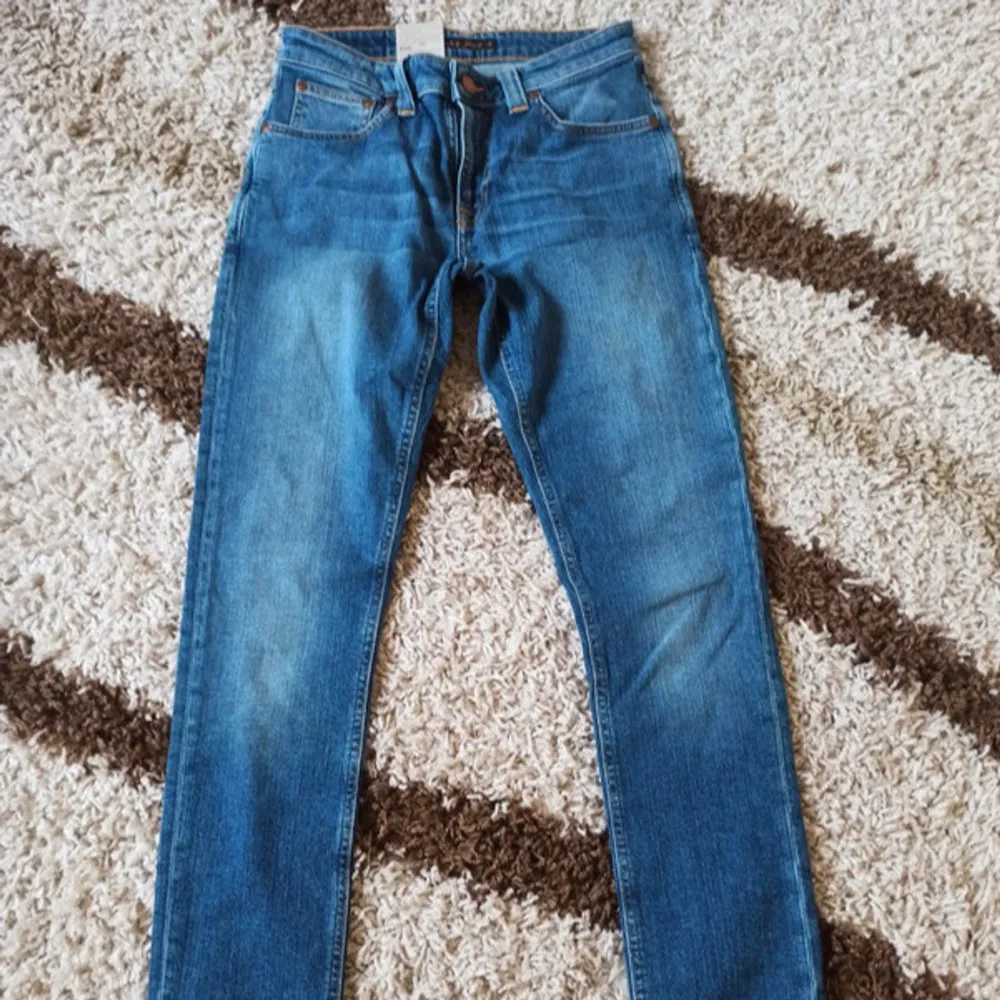 Säljer nu mina helt nya nudie jeans med tagg kvar. Nypris ca 1400. Först till kvarn!  Bara att skriva vid frågor eller funderingar 😇. Jeans & Byxor.