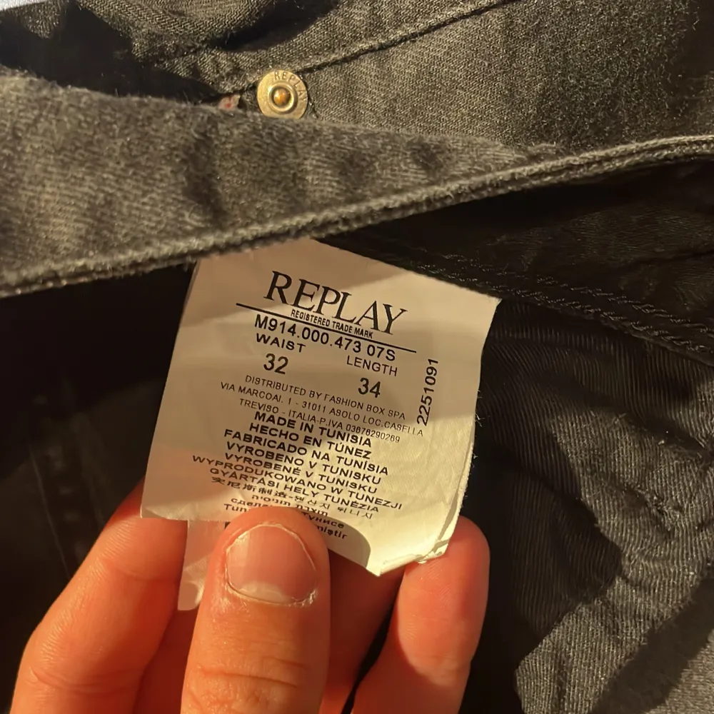 Replay ambass jeans mycket fint skick. Storlek 32,34. Säljer då jag vuxit ur dom.  . Jeans & Byxor.