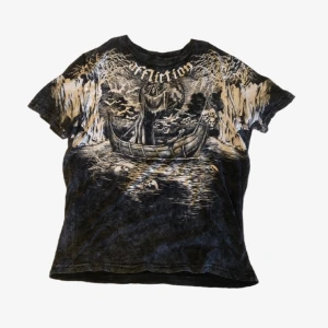 Affliction Grim Reaper T-shirt - As cool tshirt i nästan oanvänt skick ‼️  Passar L men funkar som oversized medium om man nu går för den passformen.  För mer info är det bara att fråga.
