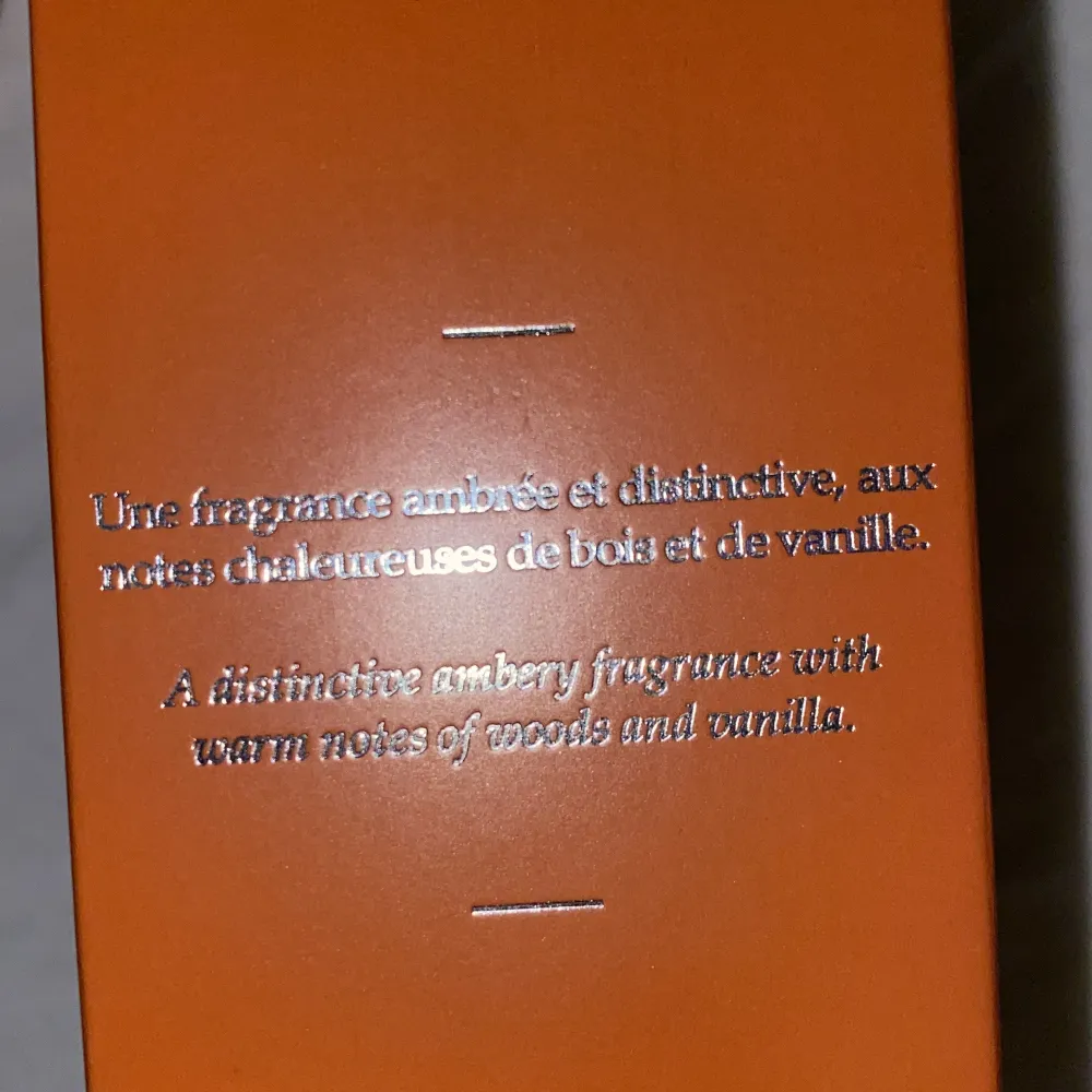 Har bara använt typ 3 gånger så den är fortfarande full, skulle säga 120 ml kvar. Nypris ligger runt 2800-3000kr. Skriv om du undrar något. Möts upp i Stockholm!. Parfym.