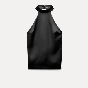Halterneck satin - Säljer en helt ny topp från Zara!! Så fin men tyvärr passade den inte mig och jag han inte returnera💕