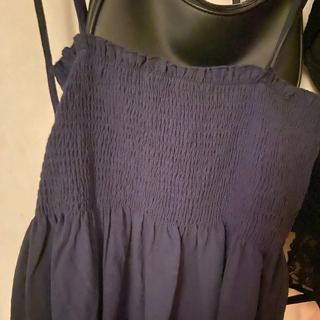 Svart axelbandslös topp - 90