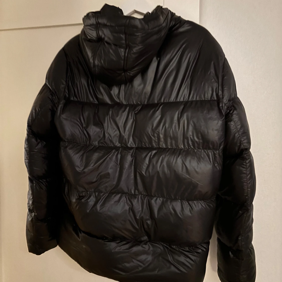 Svart pufferjacka - 1