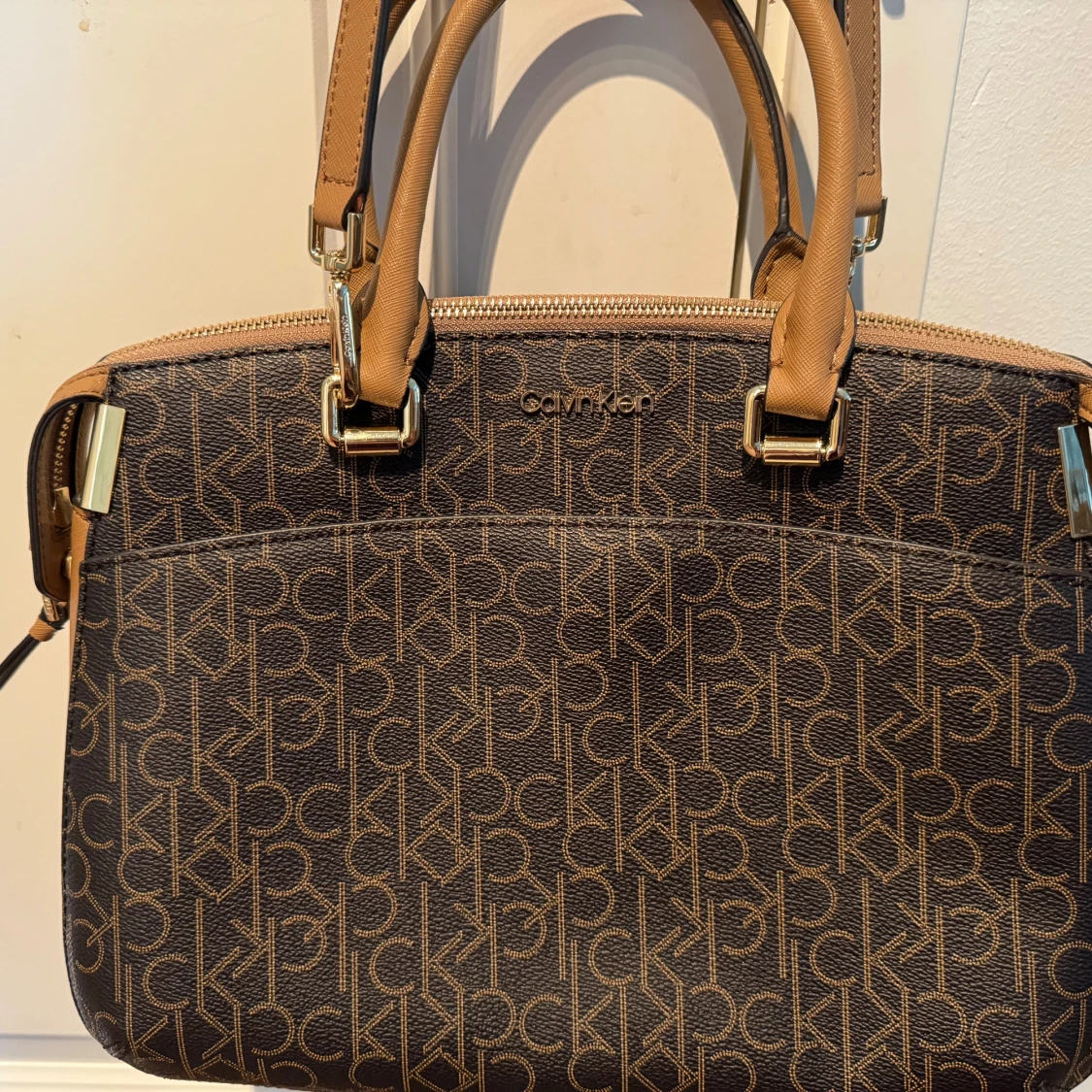 Brun axelväska från Calvin Klein