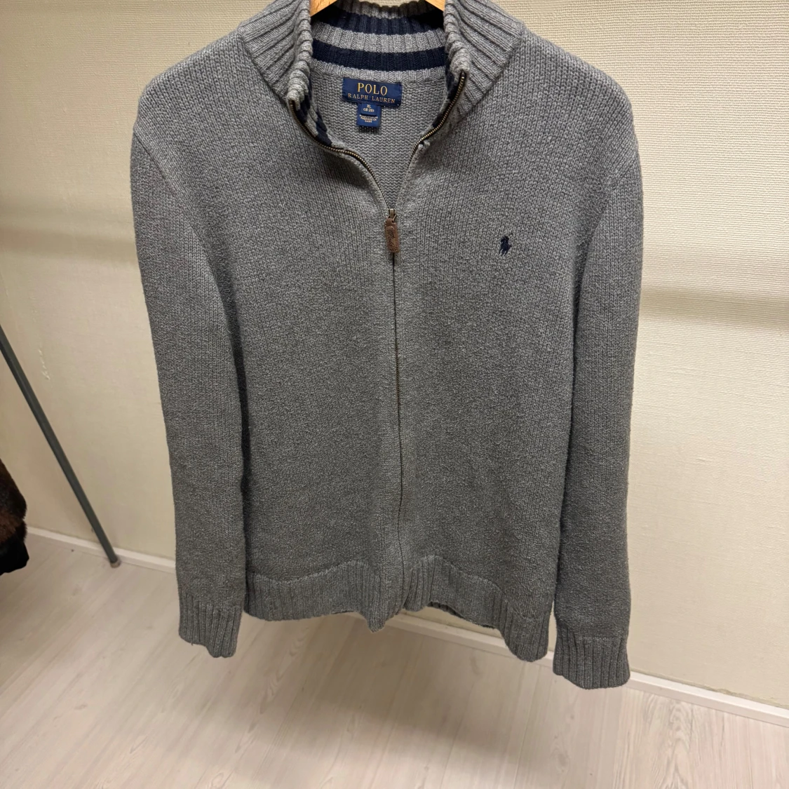 Grå stickad tröja från Polo Ralph Lauren