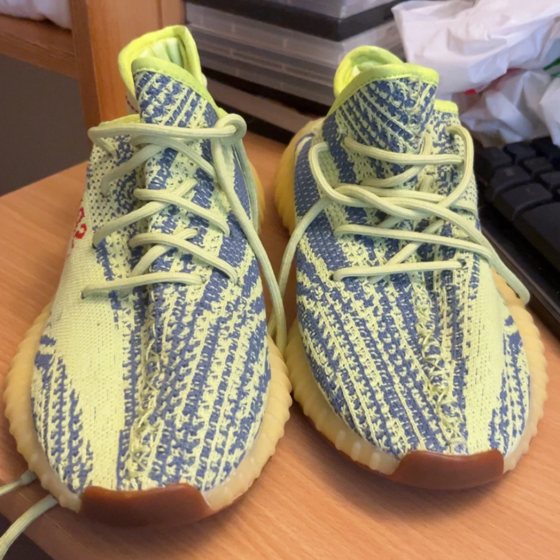 Adidas Yeezy Boost 350 V2 i gul och grön - 92