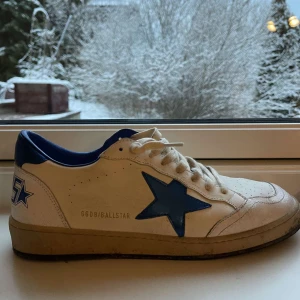 Golden goose ballstar  - Säljer nu ett par sköna golden goose ballstars. 