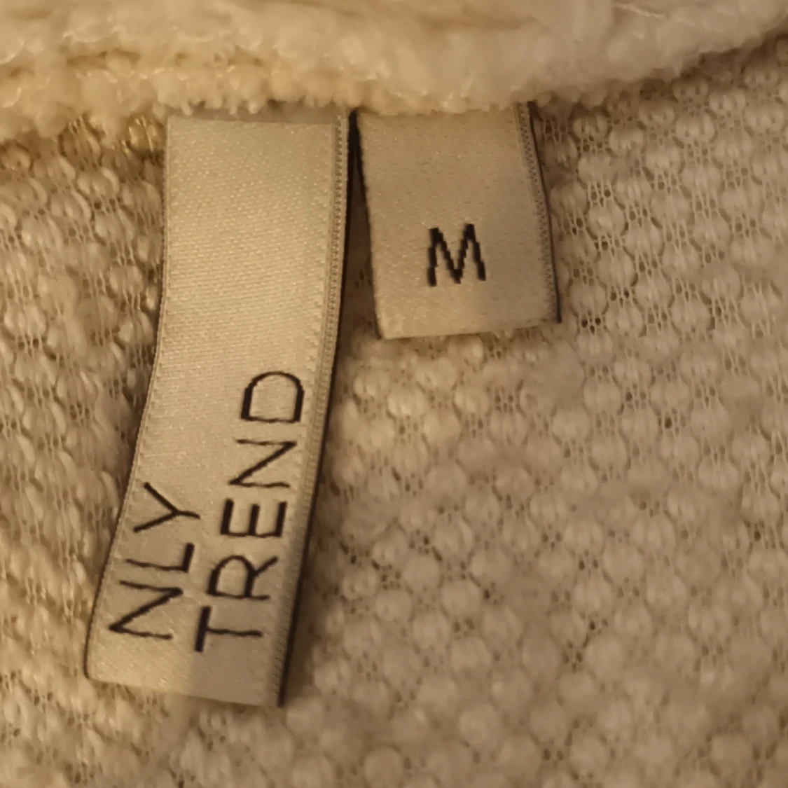 Vit teddyjacka från NLY Trend - 92