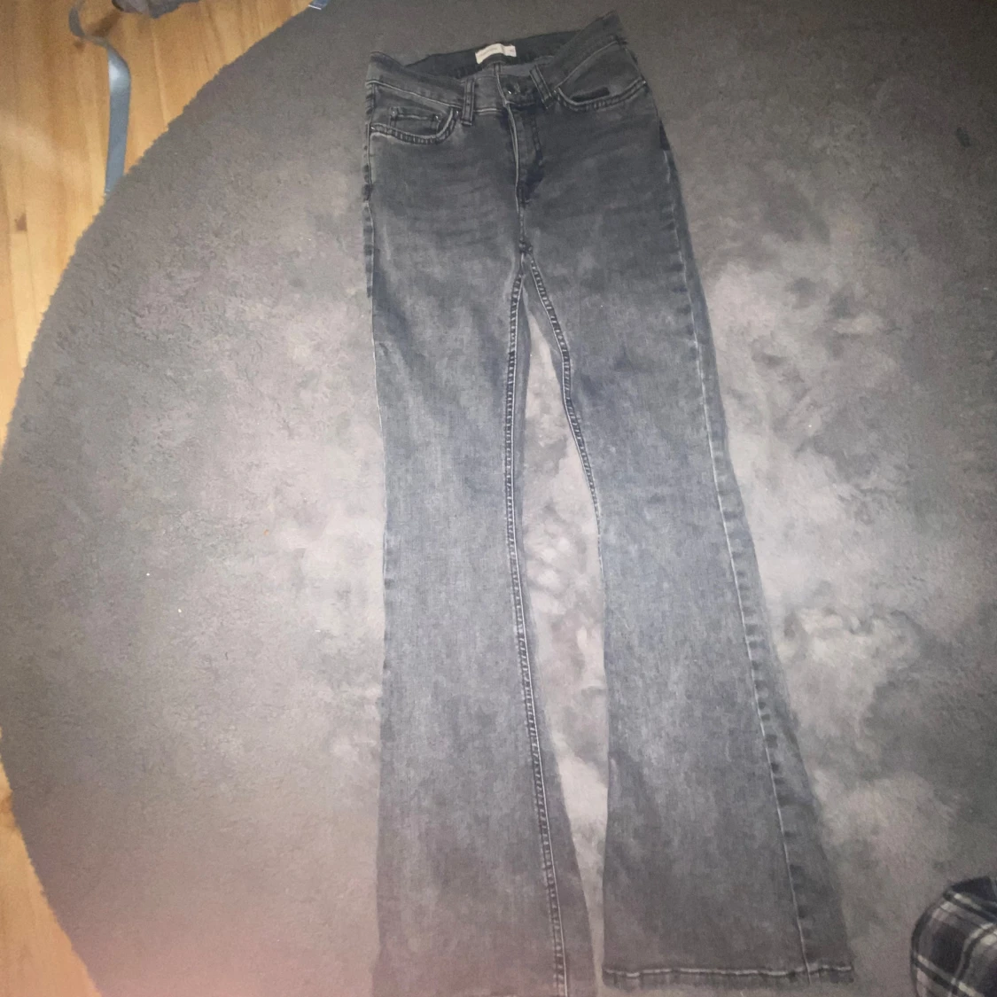 Grå jeans med bootcut - 91