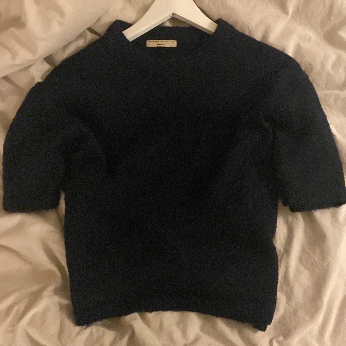 Mörkblå tröja från Gina Tricot