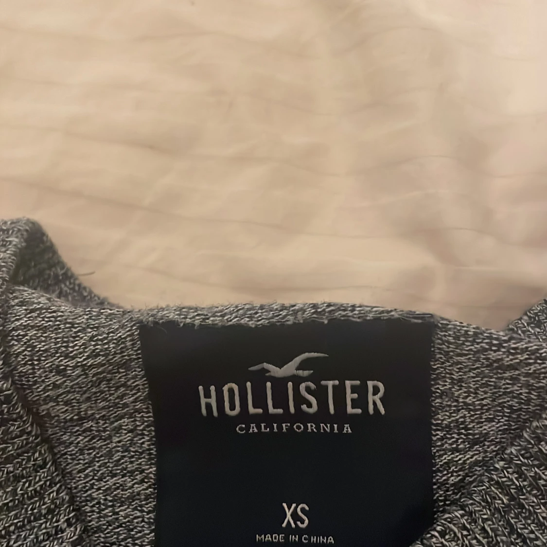 Grå stickad tröja från Hollister - 91