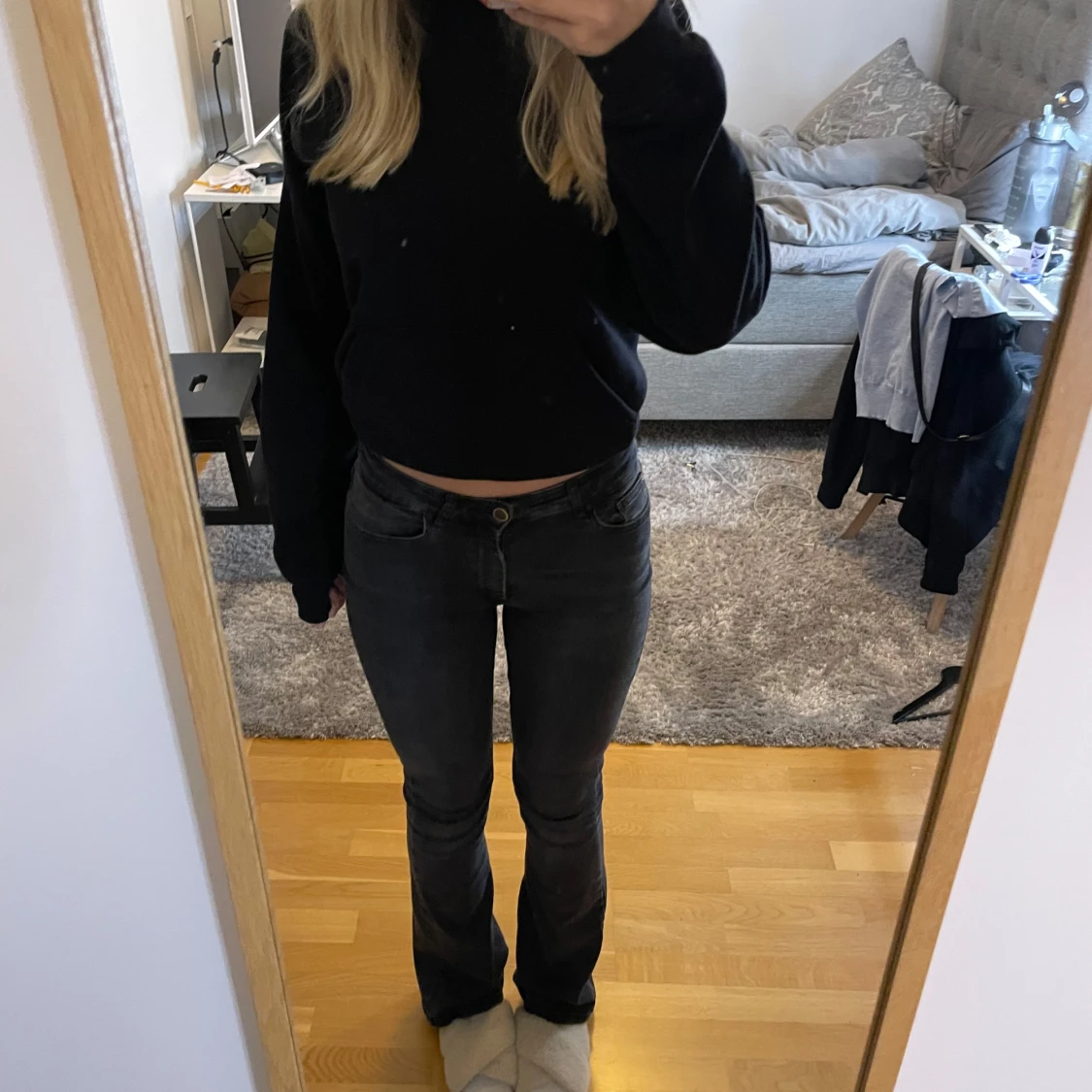 Svarta bootcut jeans