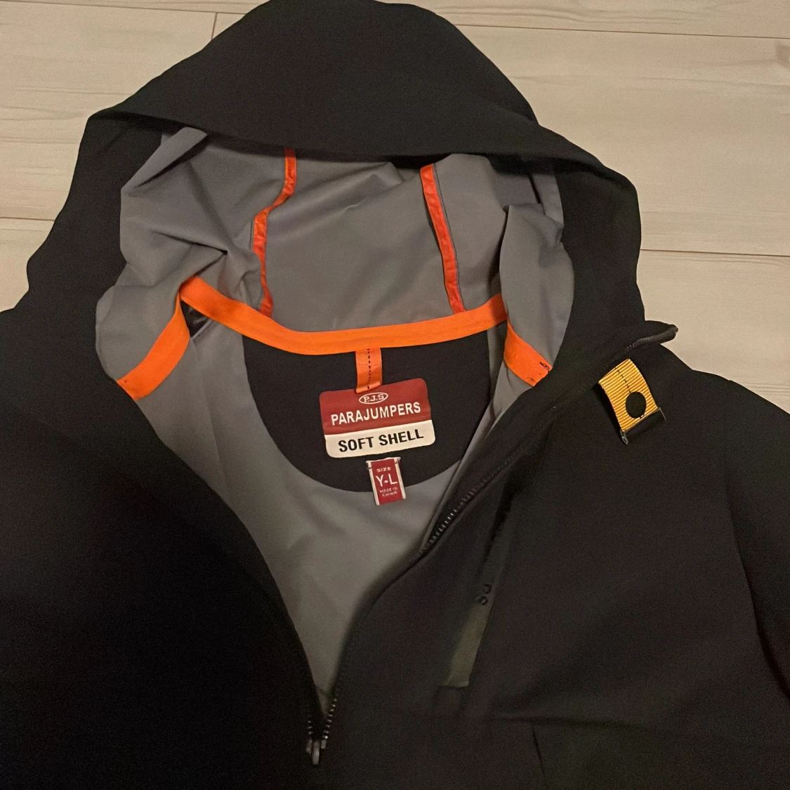 Svart softshelljacka från Parajumpers - 1