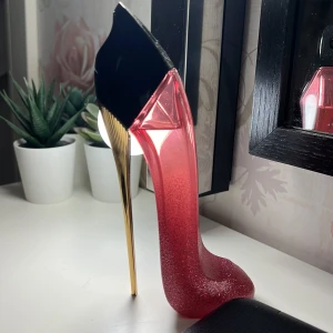 Carolina herrera good girl - Säljer nu min Carolina Herrera vett good girl glam, då jag inte använder den. Köpt i januari, 50 ml nypris 1460kr. Knappt använd endast test sprayad💗 Förpackning medföljer! Skriv vid frågor eller funderingar 😊