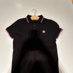 Moncler  - Använd få gånger.