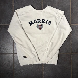 Morris - Tröja från Morris. Storlek S och passar M. 100% bomull. Bra skick!! Hör av dig vid funderingar!!!