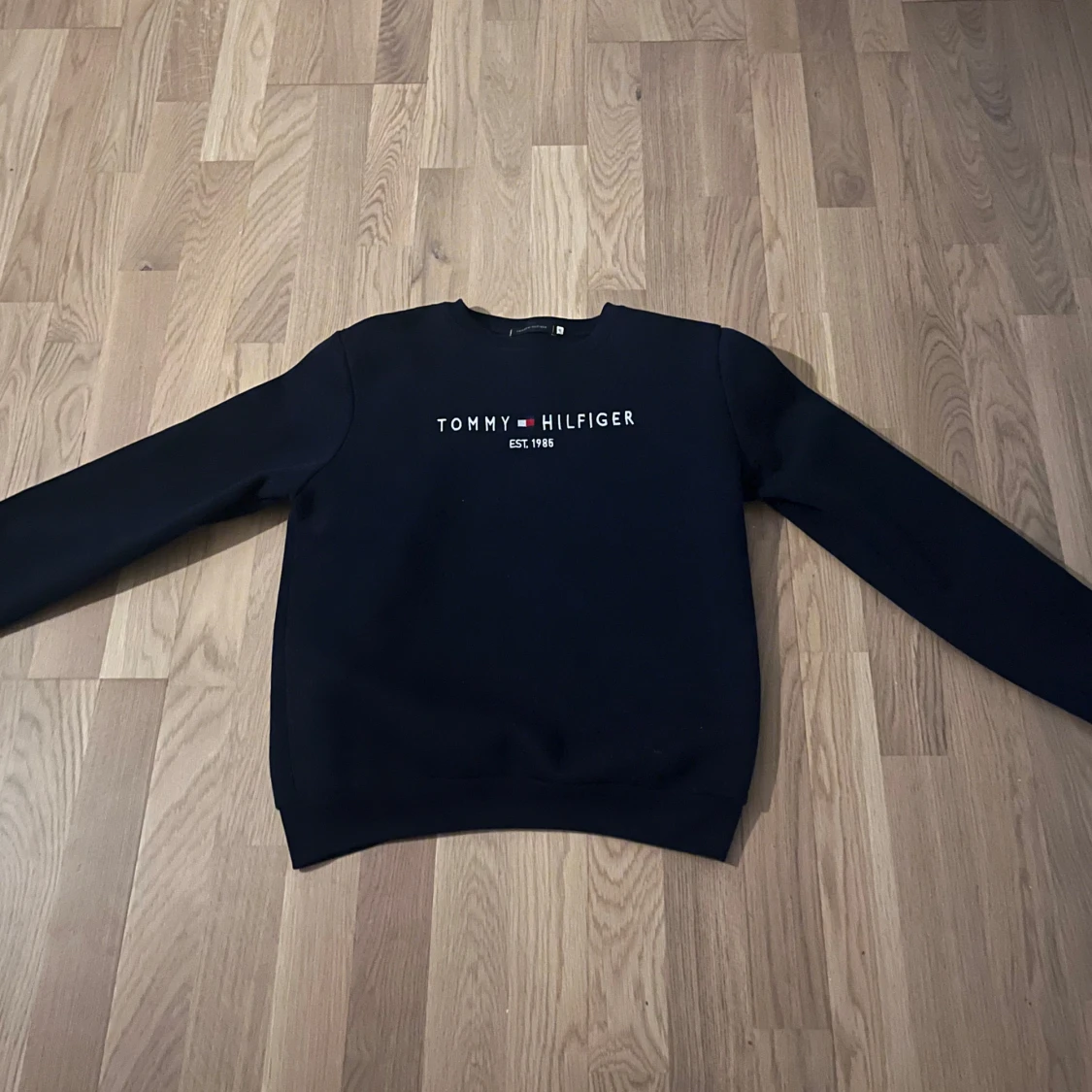 Navyblue tröja från Tommy Hilfiger