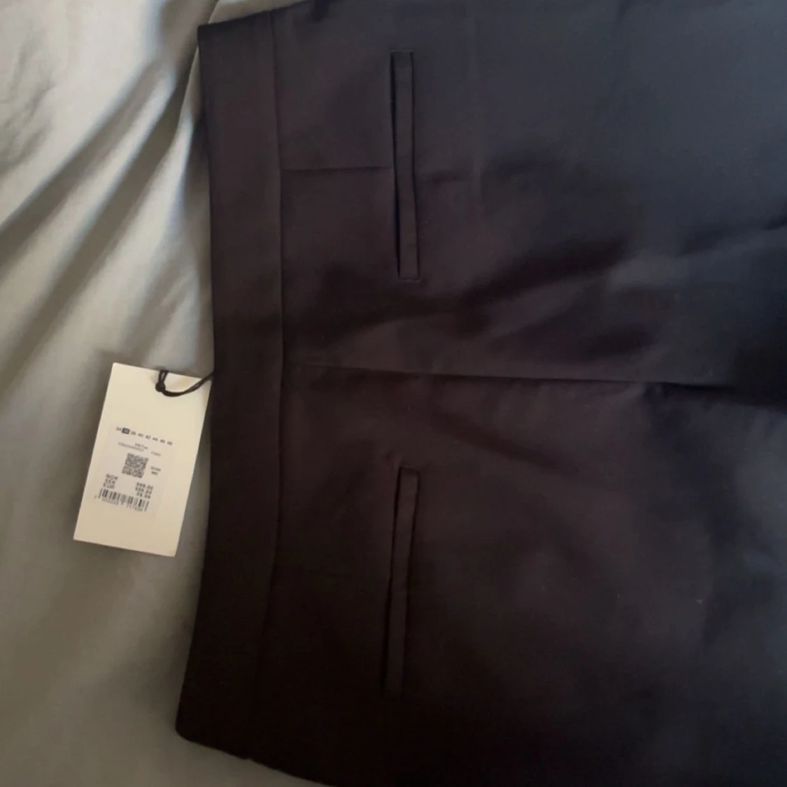 Svarta kostymbyxor från Bik Bok - 3