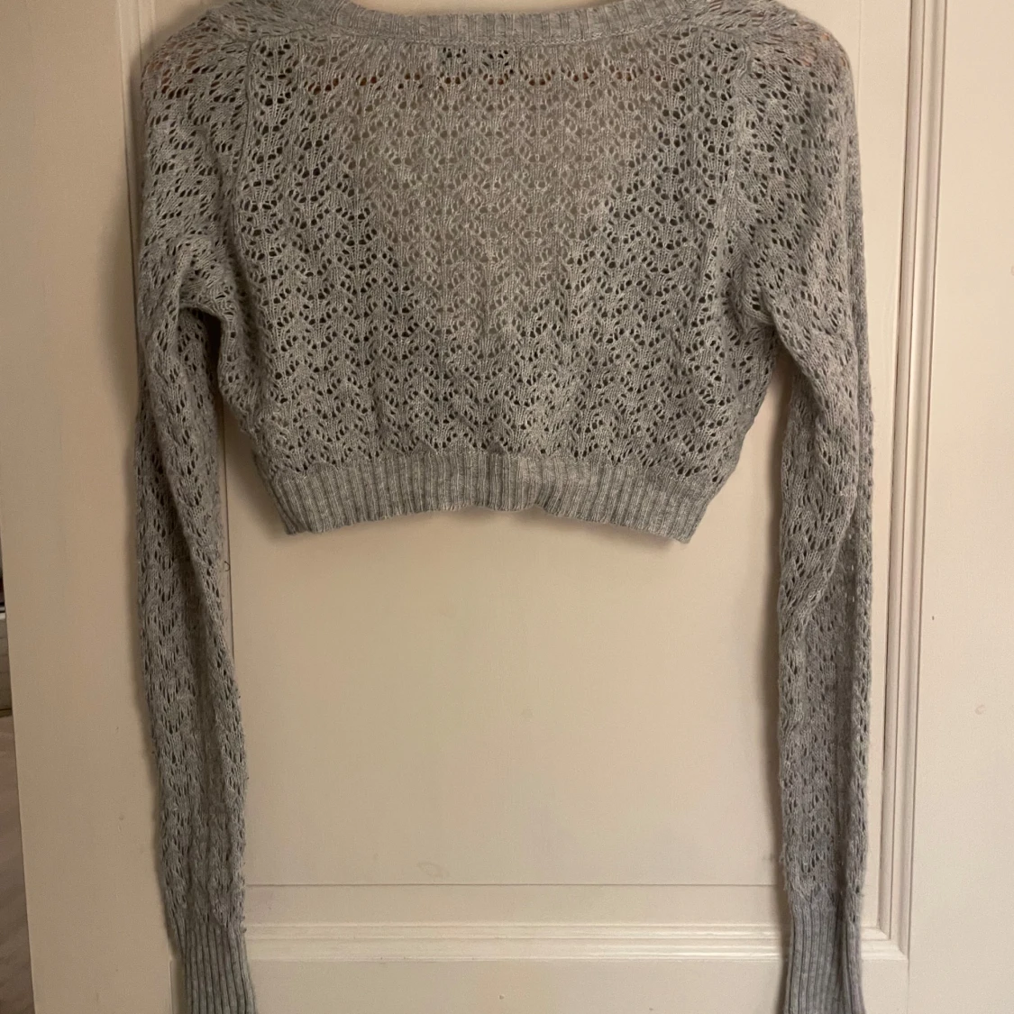 Grå stickad kofta - 3