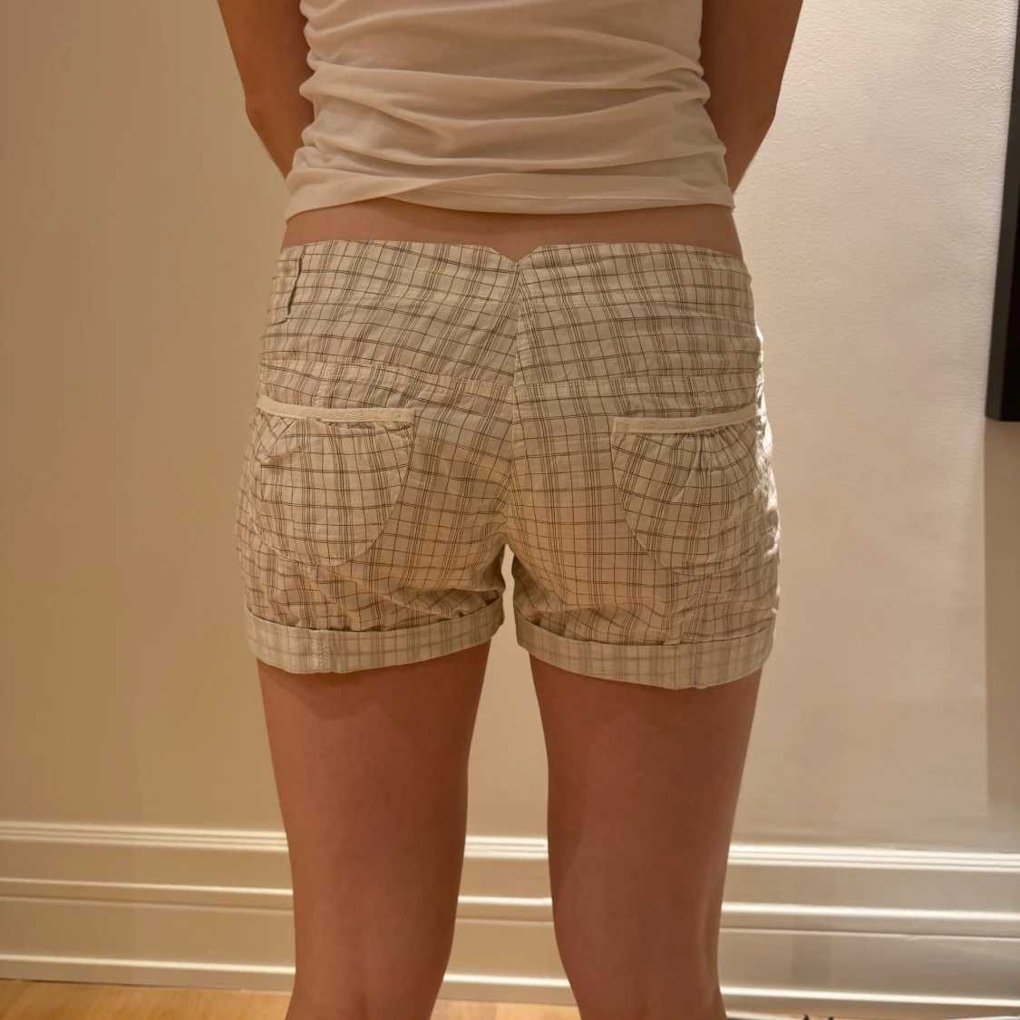 Grå vita Rutiga tygshorts  - 4