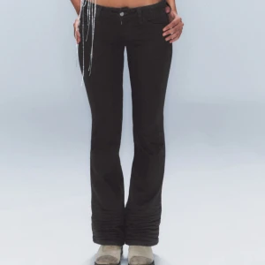 Svarta low waisted - Ett par svarta low waisted jeans jag köpt på ASOS (Cheap Monday) för små på mig så jag säljer 💕💕