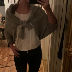 Bolero/kofta - Så så snygg kofta/bolero och som är så skön! Skulle säga att den är onesize 💕💕💕