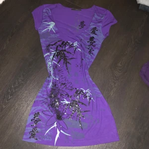 Lila klänning från Jane Norman - Kan användas som långtröja/klänning 🥰