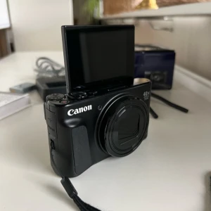 Canon poweshot sx740hs - Mycket bra skuck som ny för fler frågor kontakta mig. Möts upp i märsta