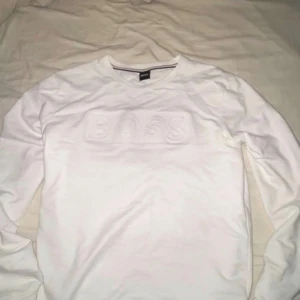 Moncler boss haglövs alfha industri  - Säljer alla dessa fina kläder för ett väldigt bra pris allt är i storlek medium undrar ni över något Äre bara o säga till