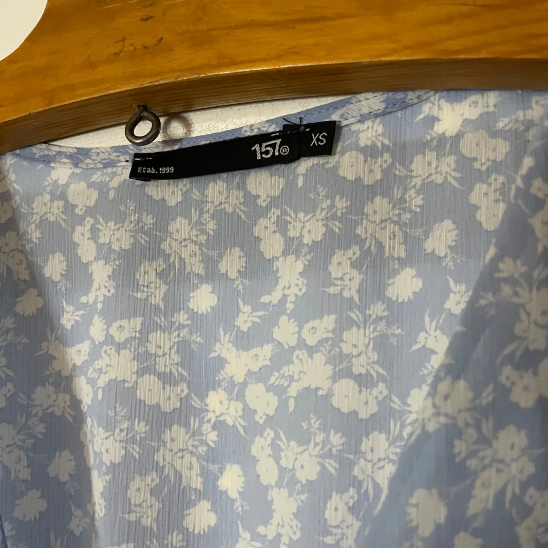 Blå blommig klänning från 157 - 91