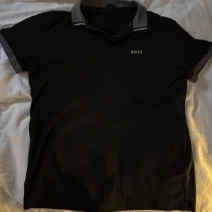 Hugo Boss Piké  - Nästan aldrig använd Hugo Boss Piké 