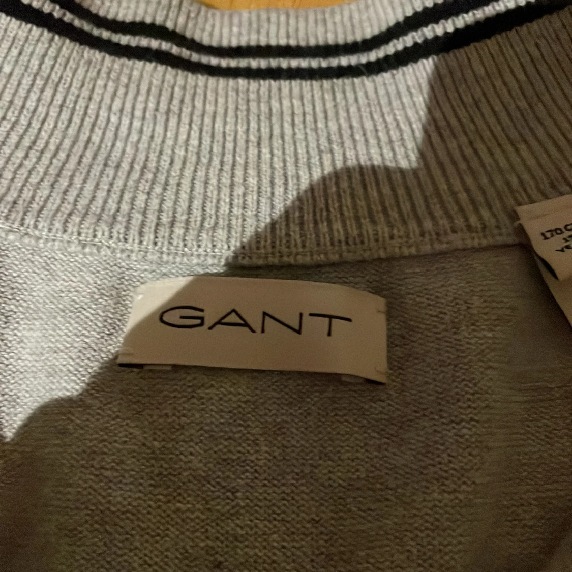 Grå tröja med dragkedja från GANT - 91