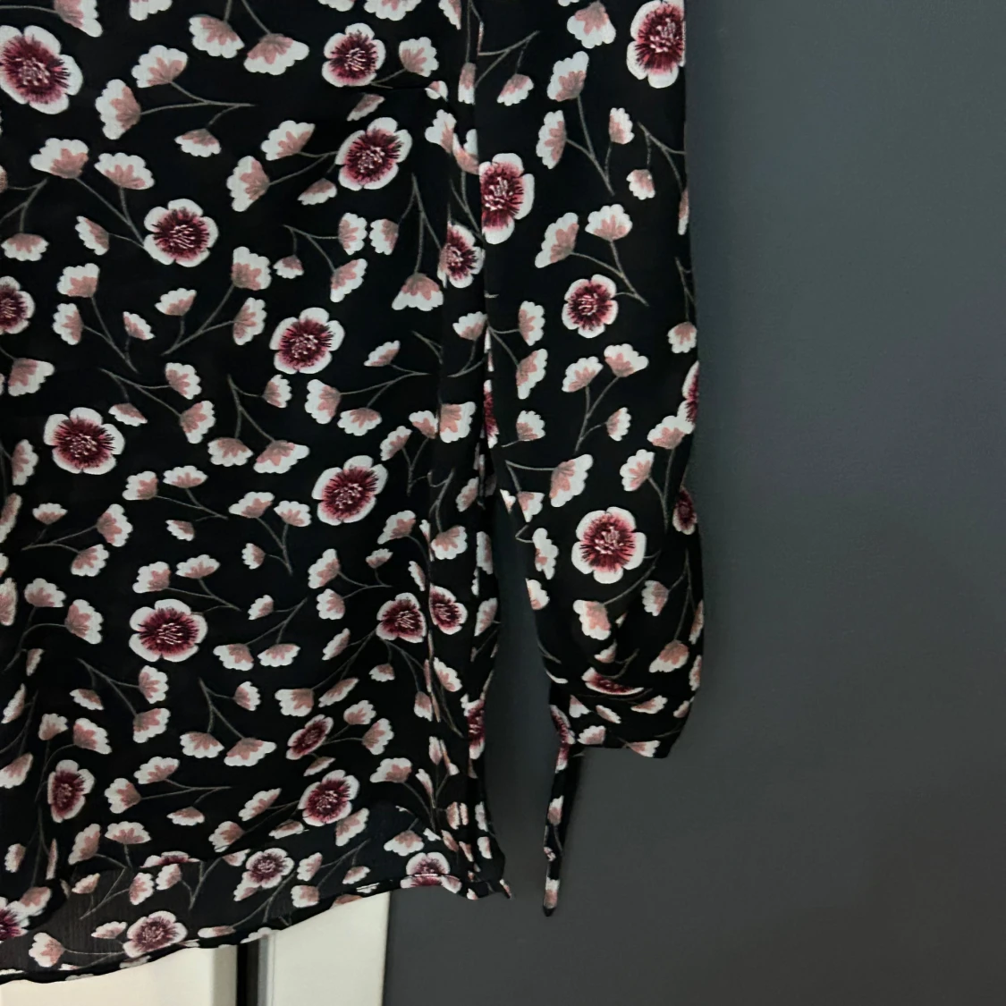 Blommig blus från Gina Tricot - 91