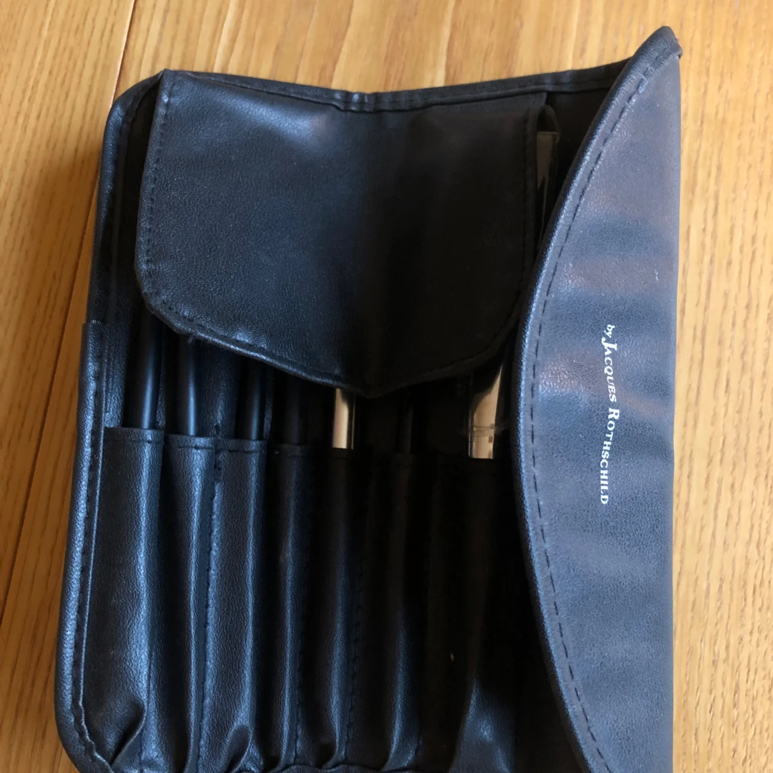 Svart sminkborstset från Jacques Rousseau - 93