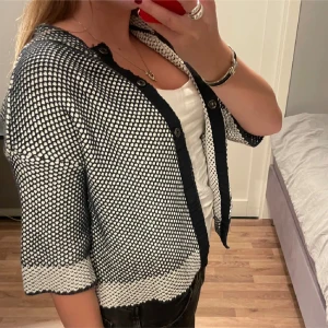 Trekvartsärmad kofta - Superfin trekvartsärmad kofta som inte kommer till användning. Storlek S/M men skulle mer säga att den är som XS/S☺️