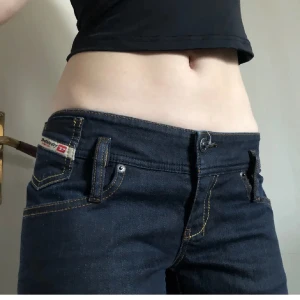 Dieseljeans  - Lågmidjade Diesel industry jeans, w29 l32 💕Innerbenslängd 80 cm, midjehöjd 17 cm, midjemått ca 40 cm