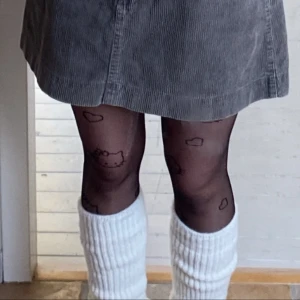 Benvärmare  - Gulliga vita benvärmare köpte på Urban outfitters! Använda en gång 