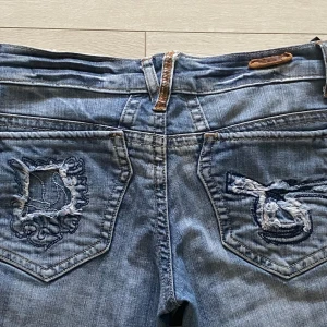 jätte fina bootcut jeans - jätte fina bootcut jeans, perfekt skick 