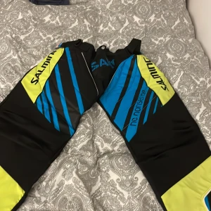 Målvakts byxor ( innebandy) - Jag säljer dom här för dom är alldeles för stora