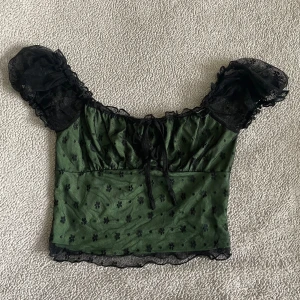 Grönt crop top - har aldrig använts, helt nytt