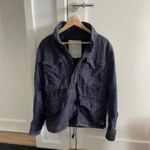 Ralph lauren Denim/Supply jacka  - Säljer en riktigt fet ralph lauren denim supply jacka för ett riktigt bra pris om man kollar på kvaliten, nypris och skicket på jackan.  Nypris 3500 Mitt pris 1000  Det är storlek S men sitter som en M